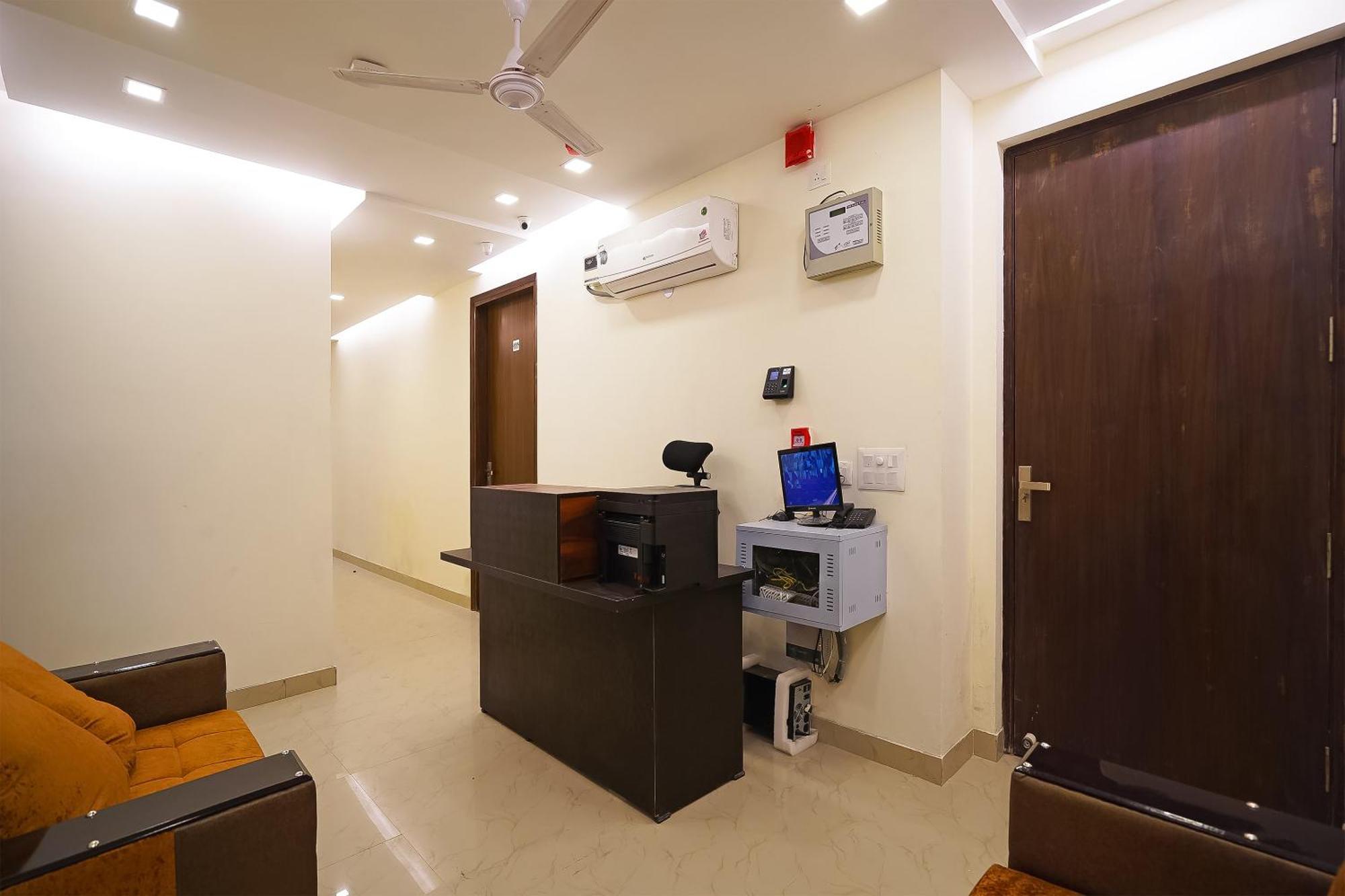 Hotel O Olive Saffron Delhi  Esterno foto